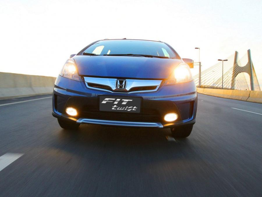  Honda Fit Twist GT 2012 года  (фото 7 из 18)